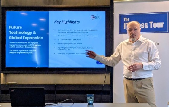 Beyhan Çalışkan, CEO von NGX Storage, bei der Präsentation auf der IT Press Tour