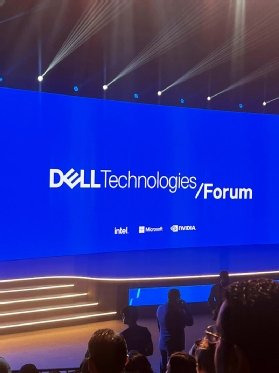 Photo of stage and audience at Dell Technologies Forum Dubai